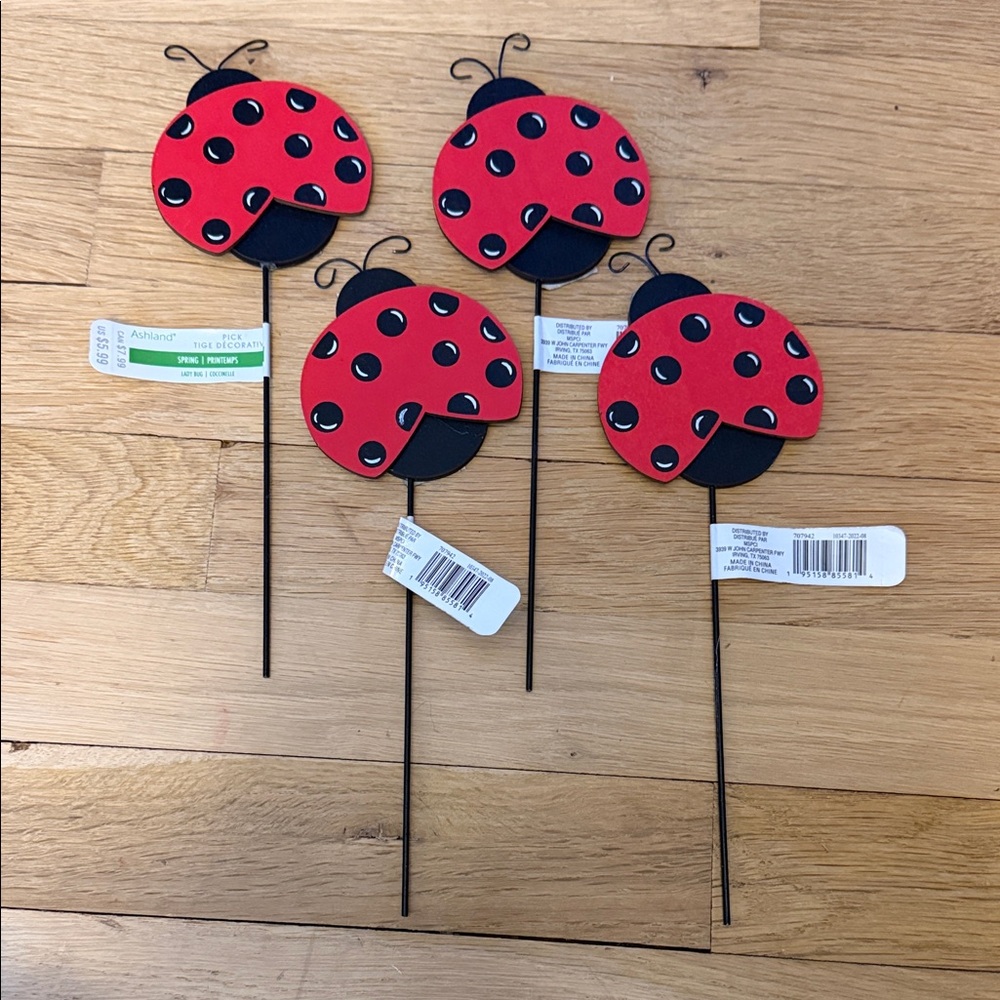 NWT Bundle of 4 - Red and Black Ladybugs Wooden Picks 🐞